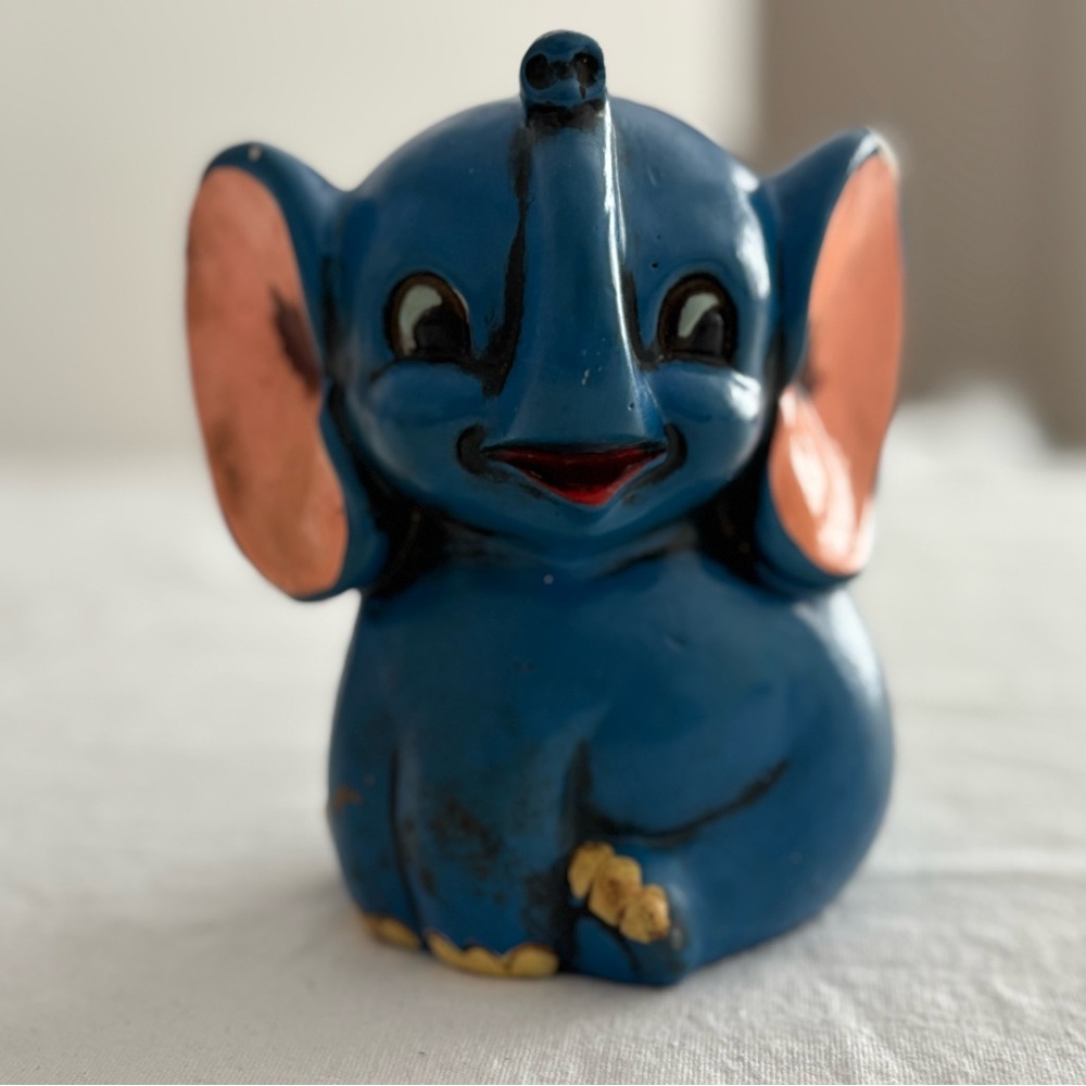 Vintage blue elephant bank